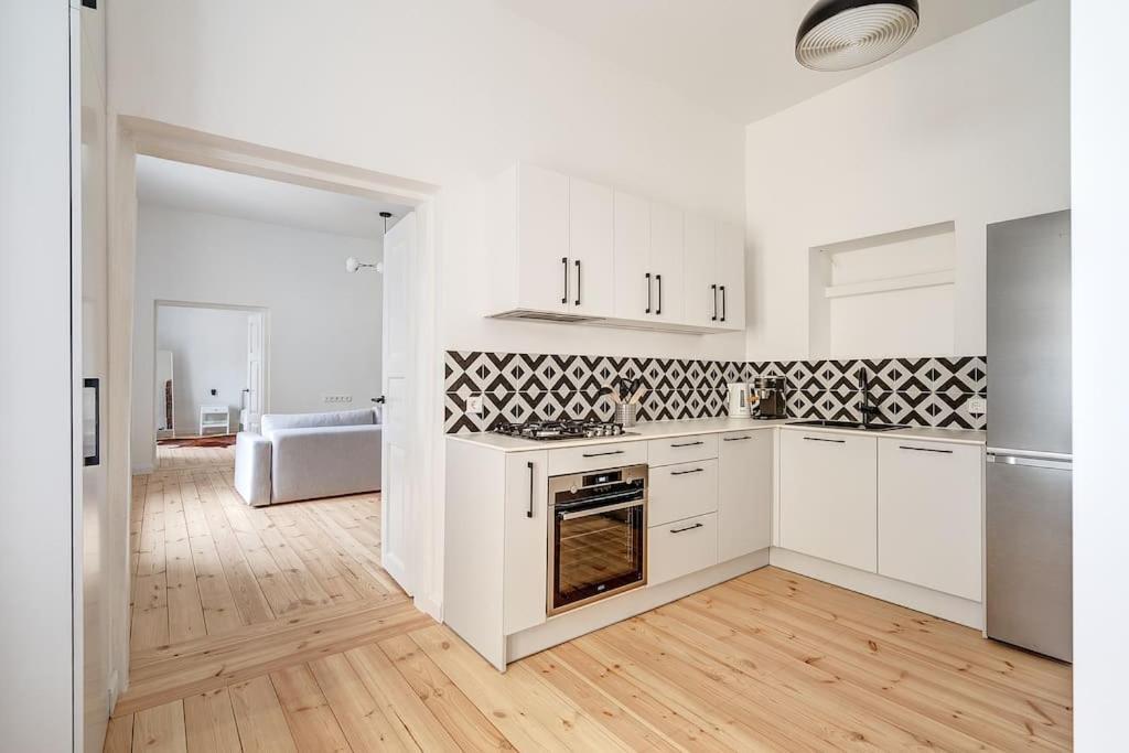 Spacious 2-Bedroom Flat In Old Town By Urban Rent VNO Dış mekan fotoğraf